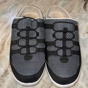 Propét Women's TravelActiv Slide Sneaker - Size 10 X(2E) - Black/Gray